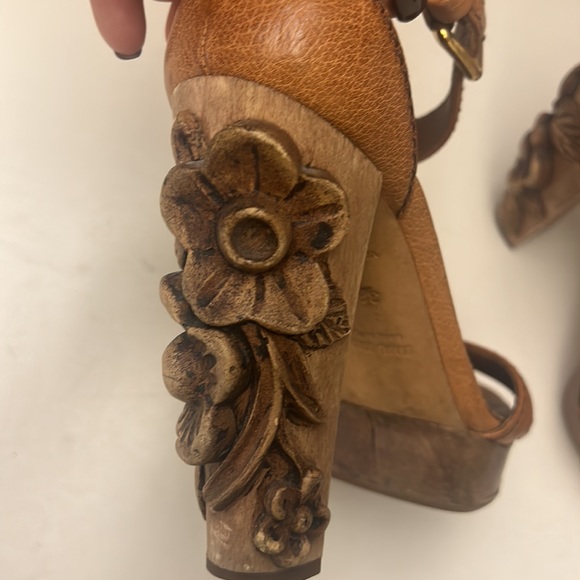 Miu Miu wood flower heels- size 36.5 - Picture 3 of 5